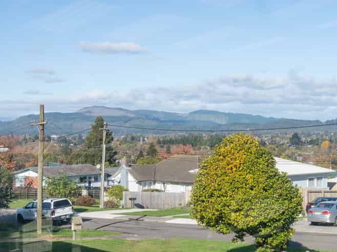 19 Leslie Avenue, Western Heights
