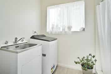 912 Tamatea Place, Mahora