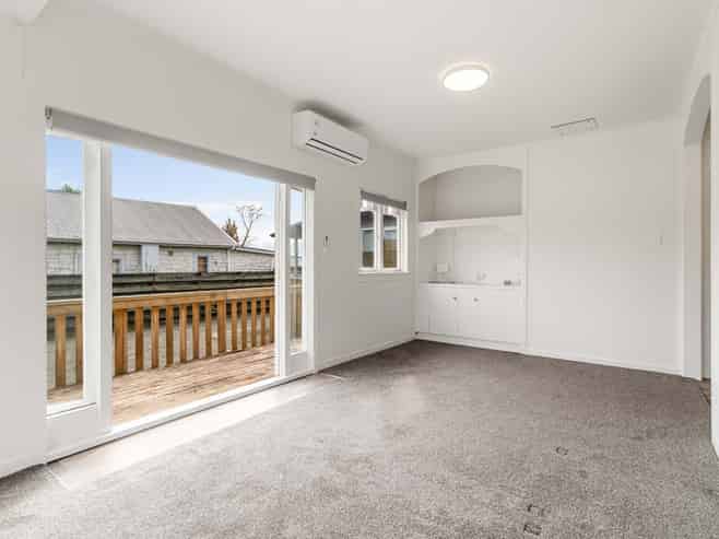 13 & 13A Lee Road, Hannahs Bay