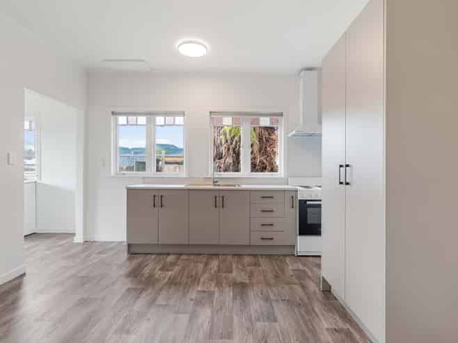 13 & 13A Lee Road, Hannahs Bay