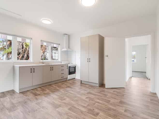 13 & 13A Lee Road, Hannahs Bay