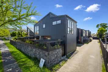 84 Francis Street, Hauraki