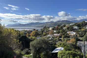 15 Queens Road, Stepneyville