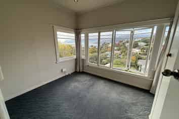 15 Queens Road, Stepneyville