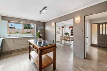 2 Goodwin Avenue, Springfield