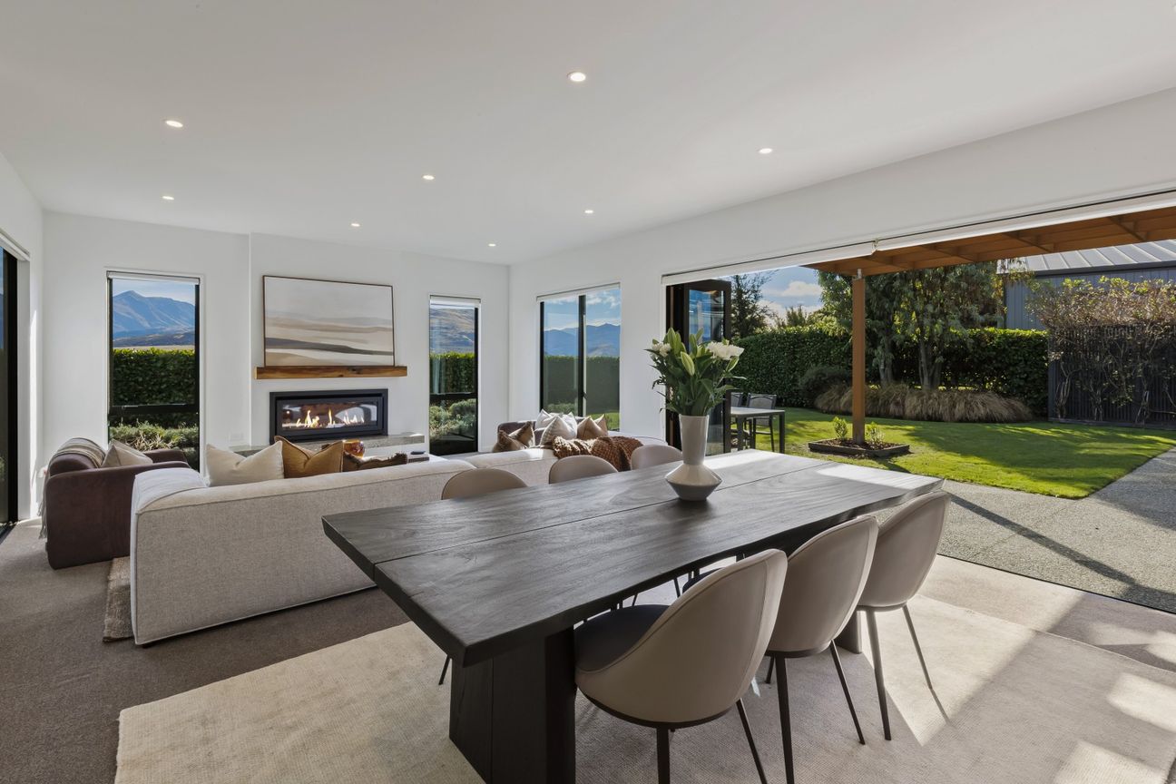 Absolute Privacy, Prime Position - Vista 4