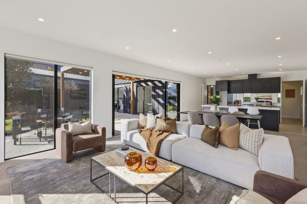 Absolute Privacy, Prime Position - Vista 5