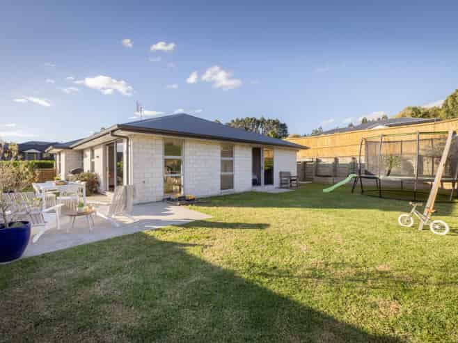 244 Ballintoy Park Drive, Welcome Bay