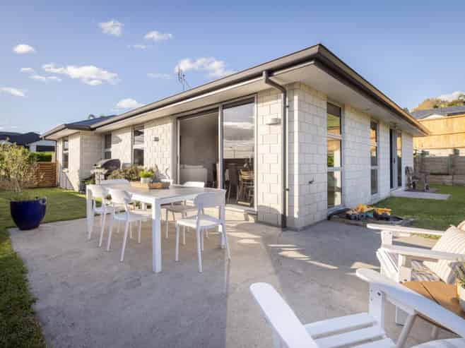 244 Ballintoy Park Drive, Welcome Bay