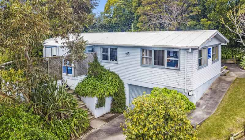 32 Waiora Road, Stanmore Bay