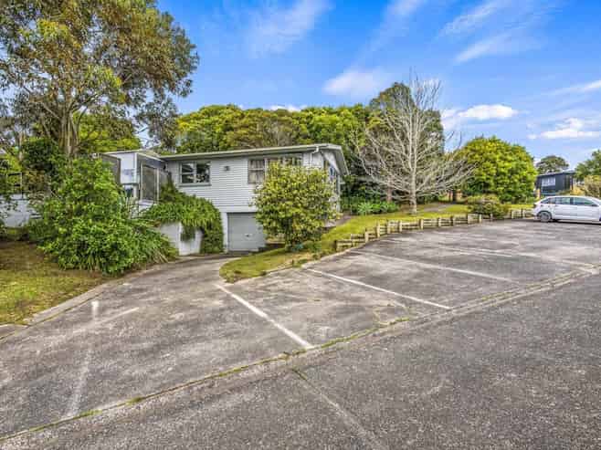 32 Waiora Road, Stanmore Bay