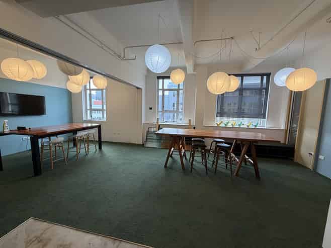 Character Office Part Floor in Hope Gibbons