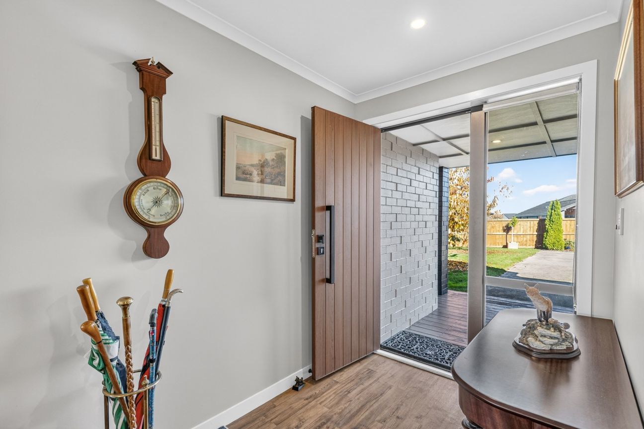 Premium living on a generous section - Widok 3