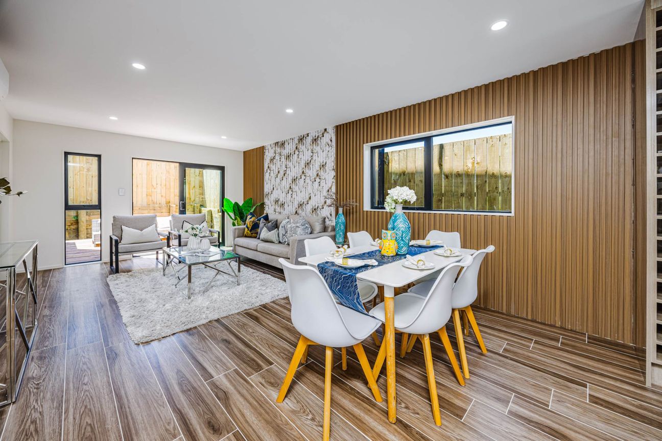 Brand-New Stand Alone Home in Prime Location - Bild 4