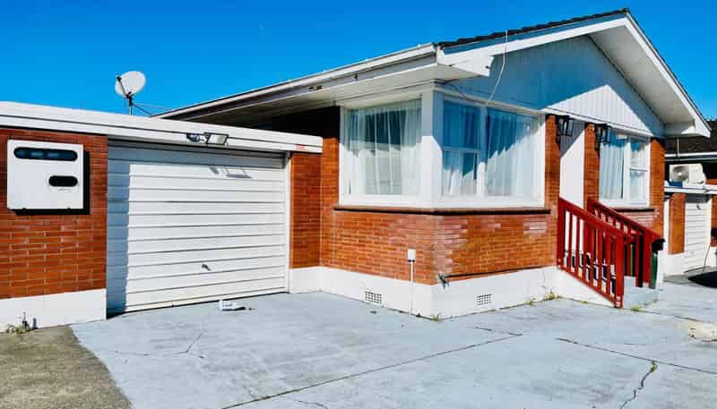 2/8 Russell Road, Manurewa