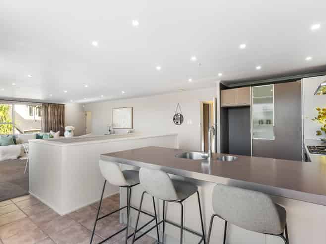 37 Stephen Lysnar Place, Hillsborough