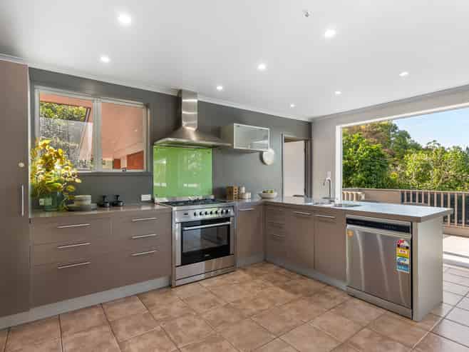 37 Stephen Lysnar Place, Hillsborough
