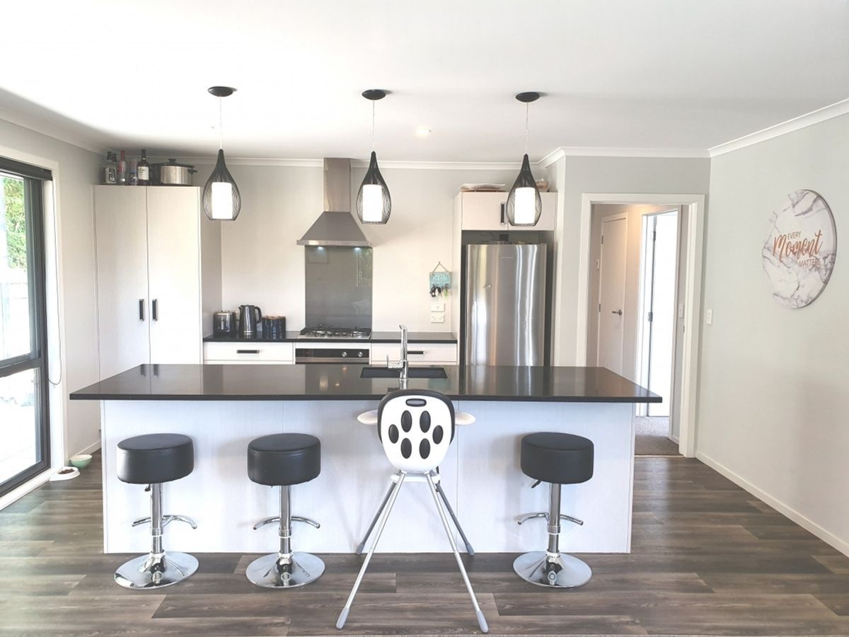 Low Maintenance Brick Home - Mehr