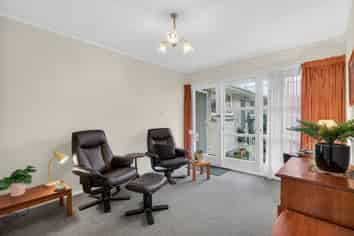 4/250 Muritai Road, Eastbourne