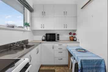 4/250 Muritai Road, Eastbourne