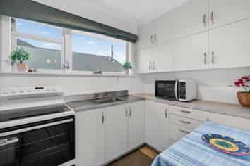 4/250 Muritai Road, Eastbourne
