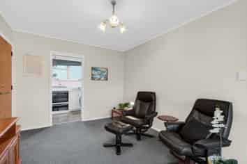4/250 Muritai Road, Eastbourne