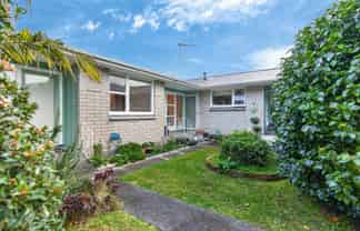 4/250 Muritai Road, Eastbourne