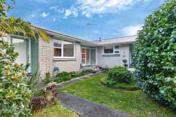 4/250 Muritai Road, Eastbourne