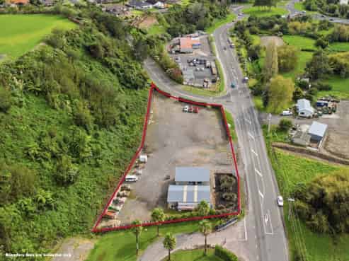 Prime 3,902sqm secured yard with holding income