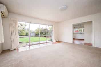 2/77 Mays Road, Saint Albans