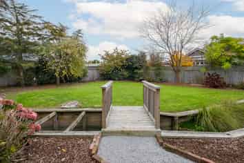 2/77 Mays Road, Saint Albans