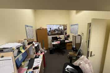 For sale, dual income retail