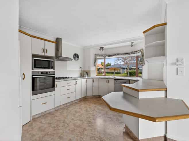 6 Cheval Place, Taradale