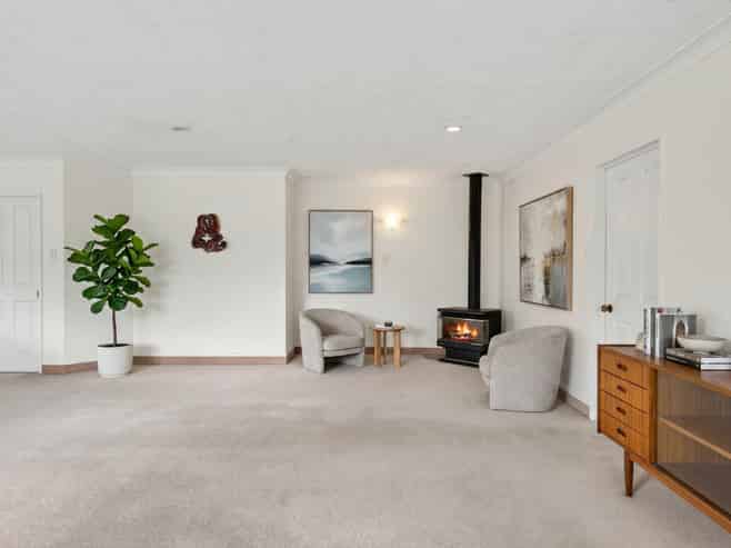 6 Cheval Place, Taradale