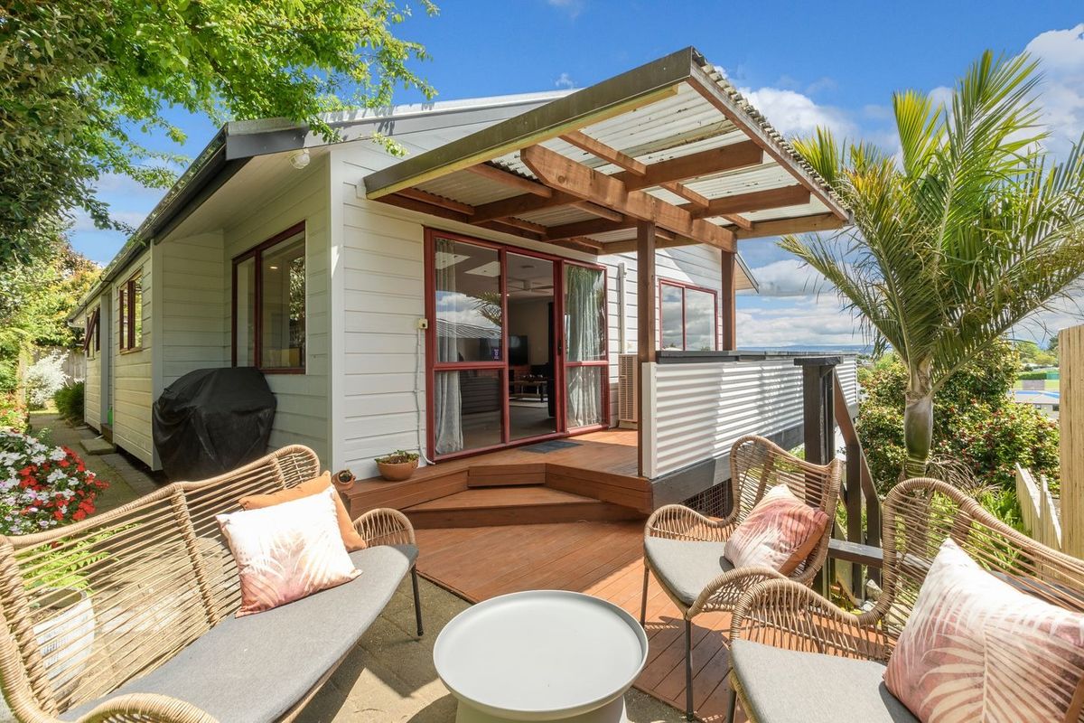 Stunning Views & Semi Furnished, Welcome Bay