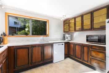 16a Ngarimu Grove, Ngaio