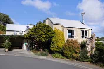 16a Ngarimu Grove, Ngaio