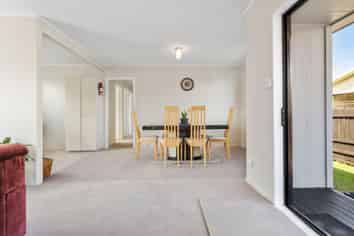 2/26 Karepo Crescent, Ranui