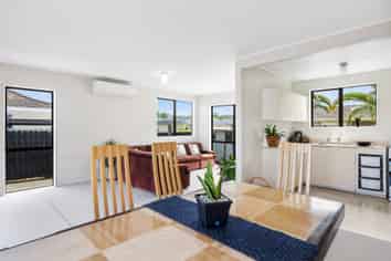 2/26 Karepo Crescent, Ranui