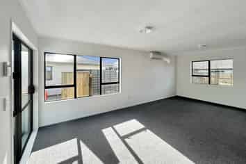 420a Tremaine Avenue, Takaro