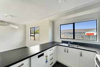 420a Tremaine Avenue, Takaro