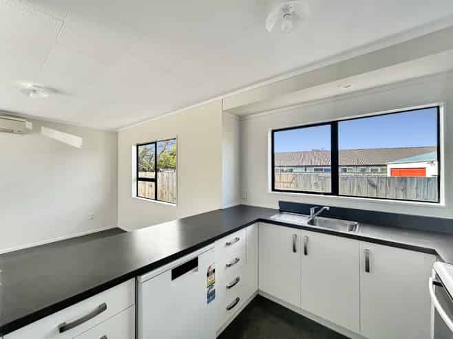 420a Tremaine Avenue, Takaro