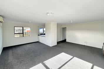 420a Tremaine Avenue, Takaro