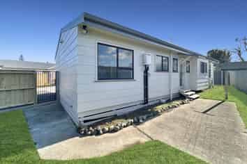 420a Tremaine Avenue, Takaro