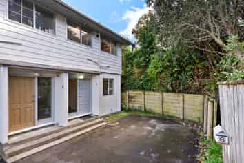 6 Cyril Way, Paparangi