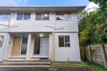 6 Cyril Way, Paparangi