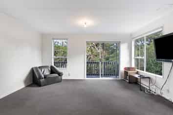 6 Cyril Way, Paparangi