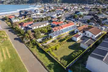 73 Apu Crescent, Lyall Bay