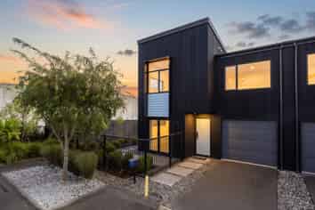 8 Alexander French Close, Silverdale