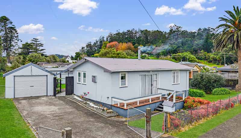 8 Gladstone Road, Waihi
